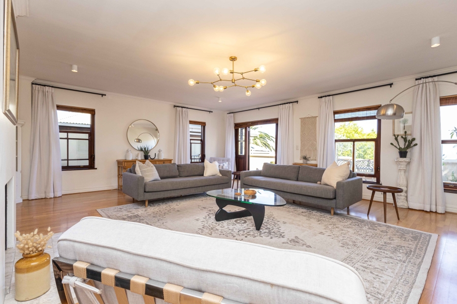 3 Bedroom Property for Sale in Sea Point Western Cape